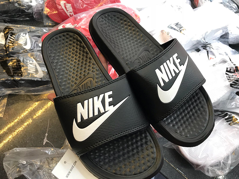 Dép Nike Benassi JDI màu đen cá tính